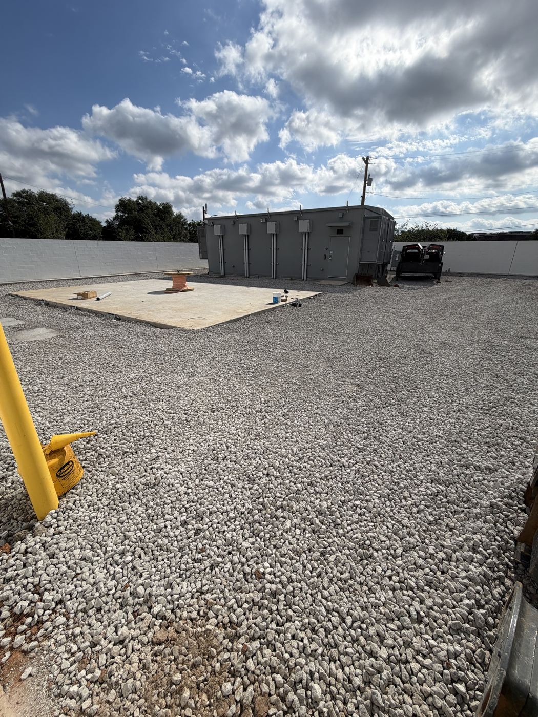 White rock spread across a commercial pad
